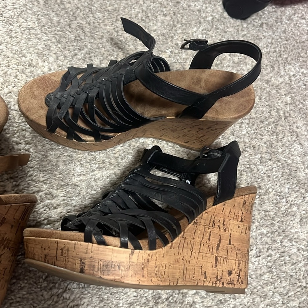 Wedge sandal, gently used, size 8 - Picture 3 of 3